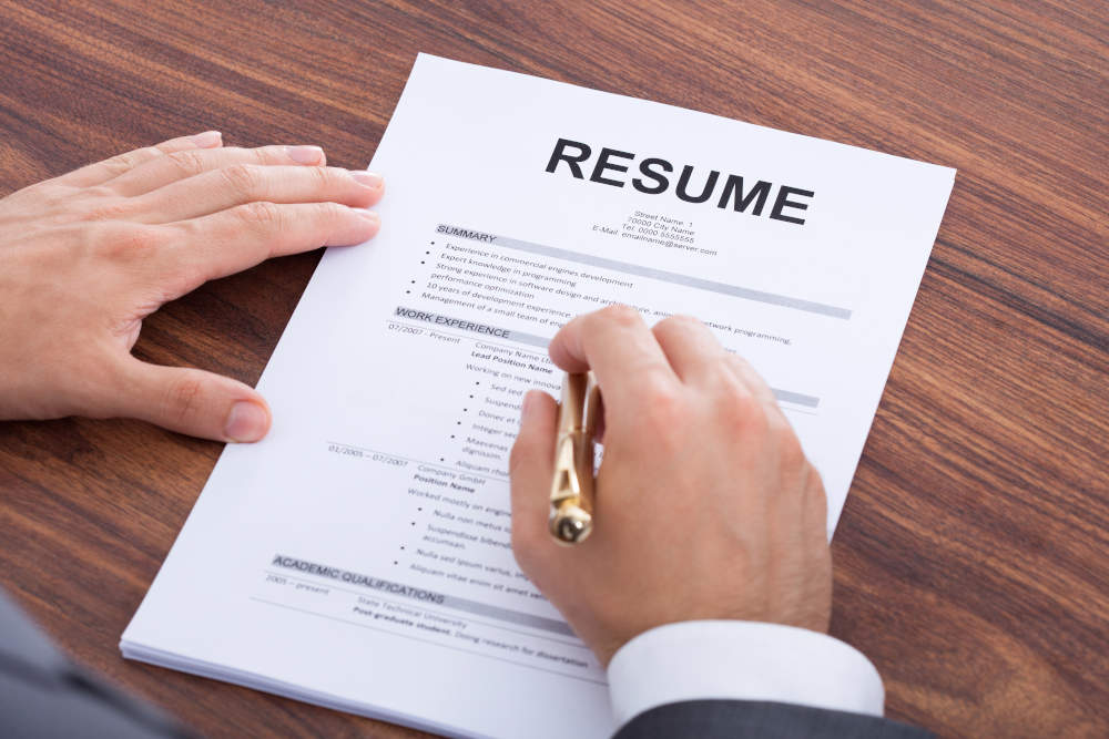 We analyze 133,000 Resumes: Figures and Data